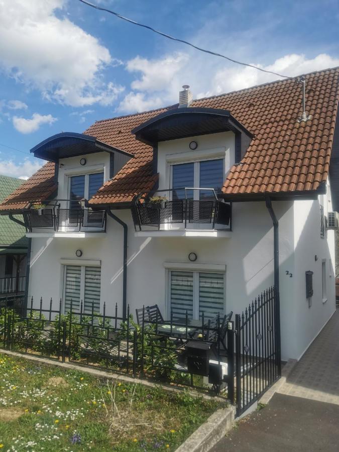 זלקרוס Bm Apartman מראה חיצוני תמונה